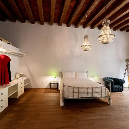 D H Lawrence Hotell 4*