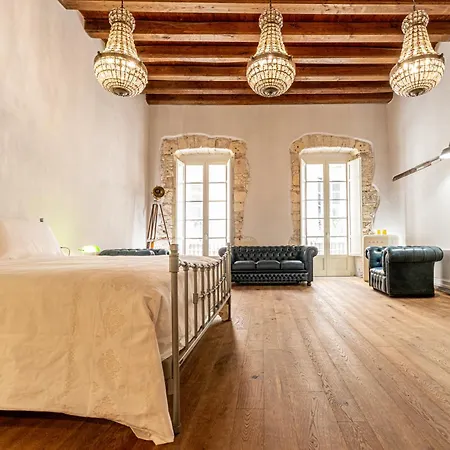 Hotell D H Lawrence 4*