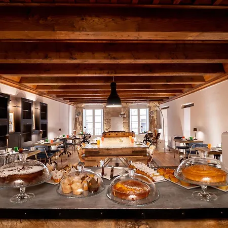 Hotell D H Lawrence 4*