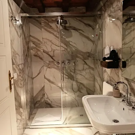 D H Lawrence Hotell Cagliari