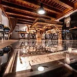 D H Lawrence Hotel 4*