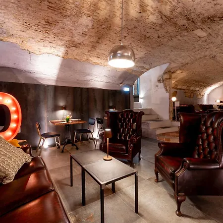 Hotel D H Lawrence 4*