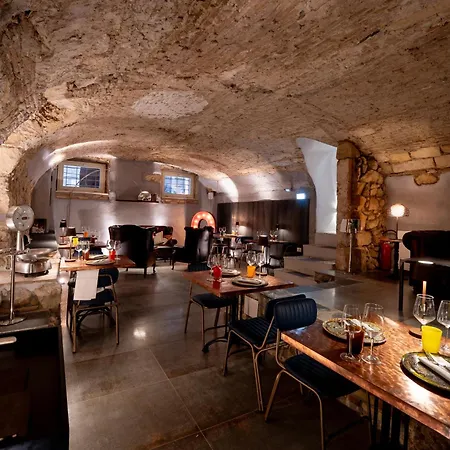 D H Lawrence קליארי