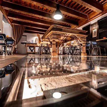 D H Lawrence Hotel 4*