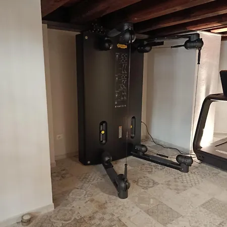 מלון D H Lawrence