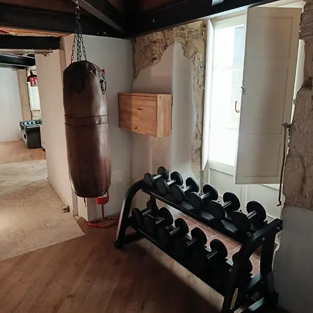 D H Lawrence 4* קליארי